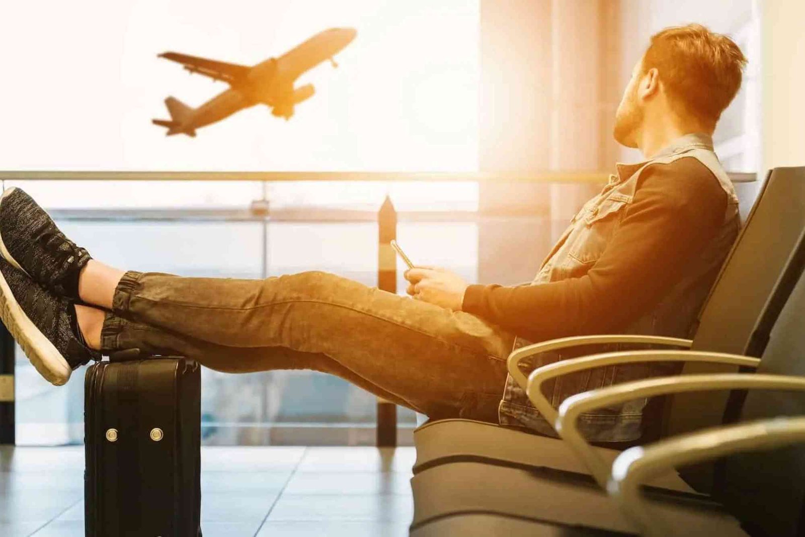 How to Travel Comfortably During Long Flights
