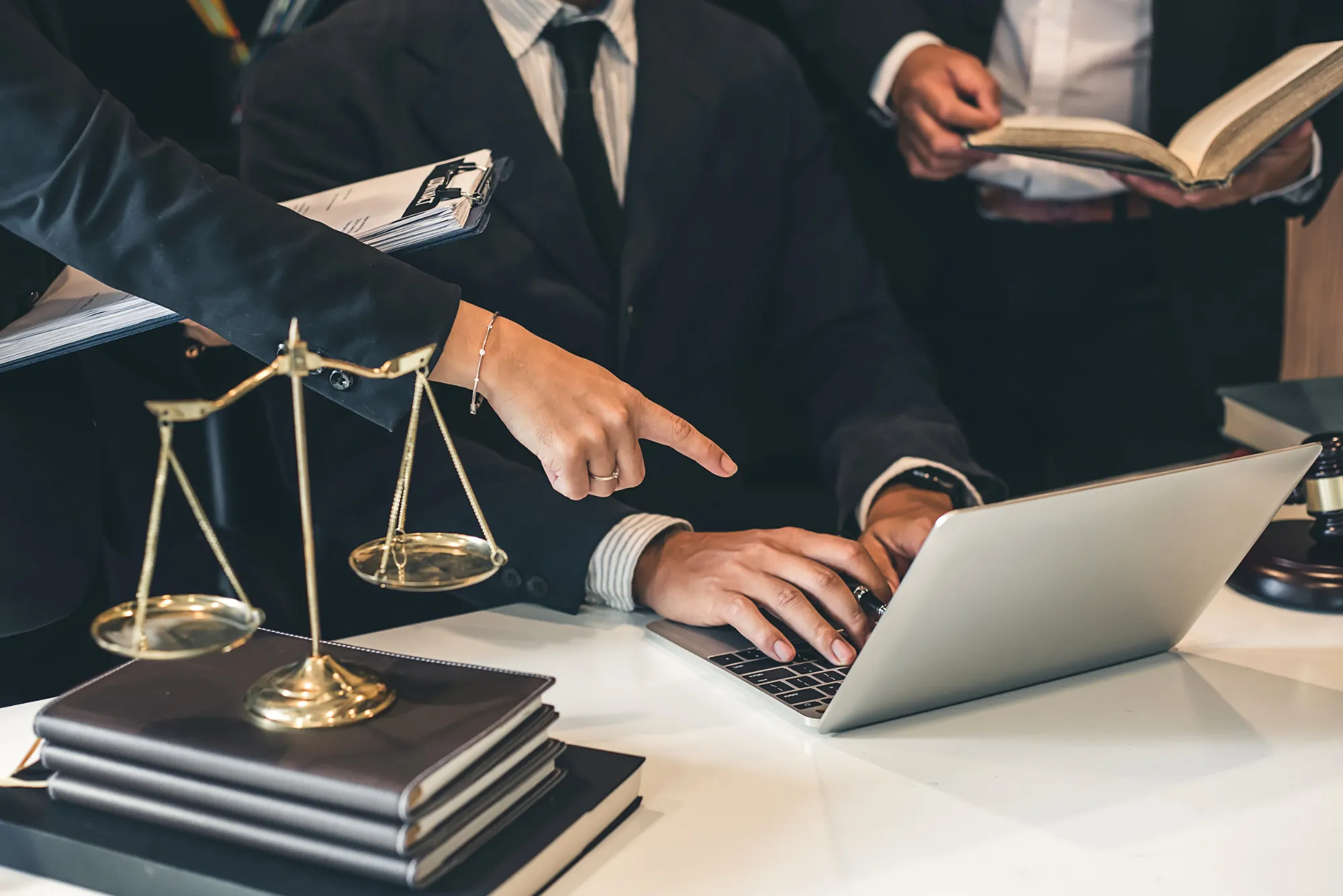 What Legal Grounds Allow a Spouse to File for Divorce in Dubai